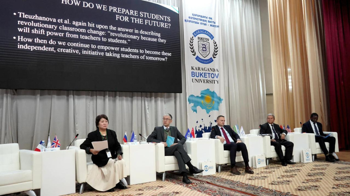 Развитие иноязычного образования обсудили на конференции в вузе Караганды
