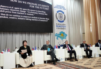 Development of foreign language education   discussed at university in Karaganda