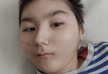 Взрослые и дети Актюбинской области всем миром собрали деньги на лечение 14-летней девочке