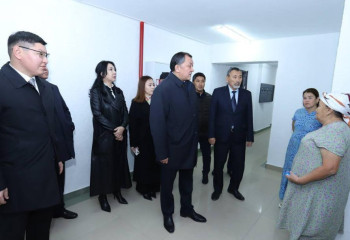 Нурлан Ногаев ознакомился с ходом ремонтных работ общежития в Актау