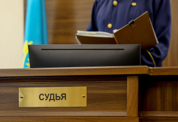 Ақтөбеде жұмысқа қабылдау үшін пара алған білім бөлімінің басшысы сотталды