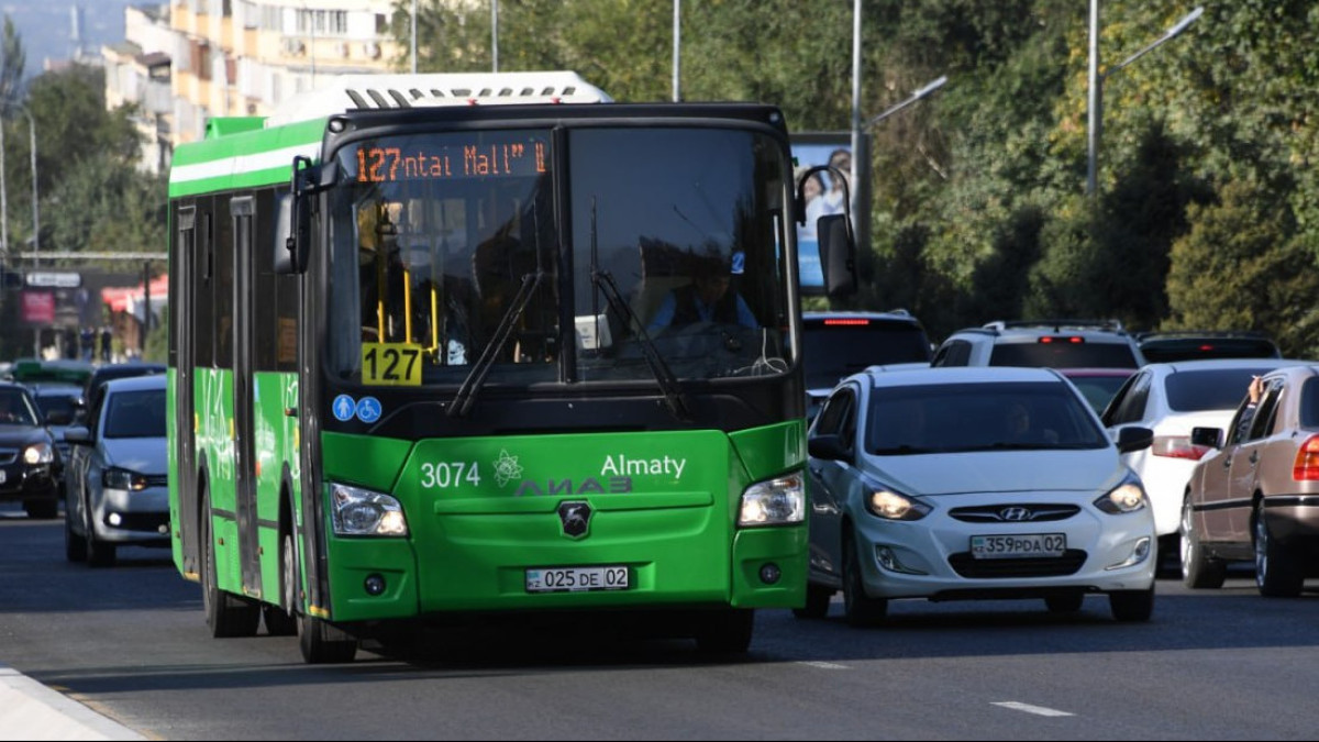 На дорогах Алматы отдадут приоритет общественному транспорту