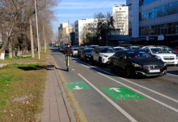 В Алматы ещё больше сузят полосы для легковых автомобилей