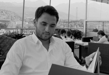 «Әке тәрбиесін көрмей өстім». Тәуекел Мүсілім алғаш рет әкесі туралы айтты