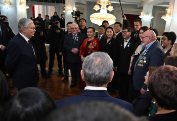 Президент Ақтөбе облыстық драма театрының жұмысымен танысты