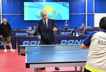 Президент Ақтөбеде үстел теннисі орталығына барды