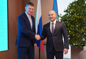Глава МНЭ РК Алибек Куантыров встретился с министром экономического развития РФ