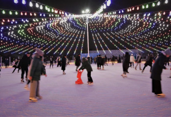 Новогодние каникулы в Астане: где будут ледовые горки, катки, и праздничные локации для фото