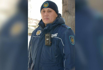 Участковый вытащил из петли и спас пьяного сельчанина в Карагандинской области