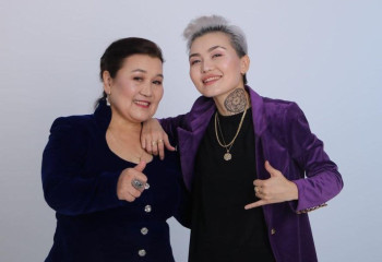 «Гүлмира деген ұлмын». Әнші Ізбасханова өз стилінен айнымайтынын айтты