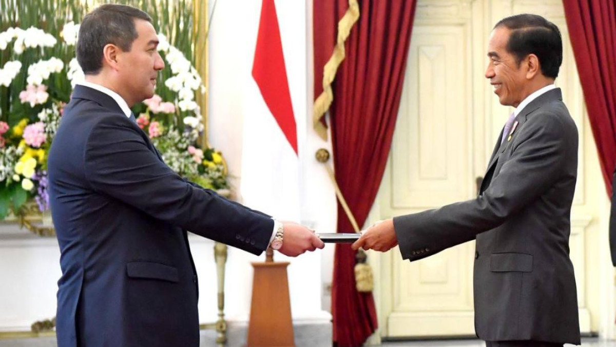 Ambassador of Kazakhstan presented his credentials to the President of Indonesia