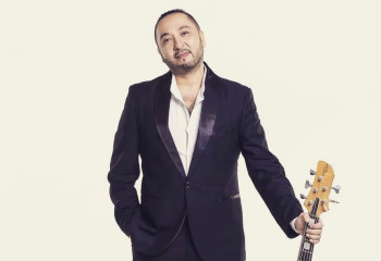 Әнші Ерлан Көкеев Түркияда адам қағып, Қазақстанға қашып кеткен