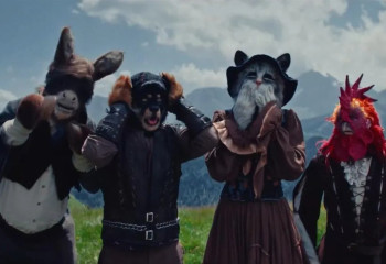 Создателей экранной версии 