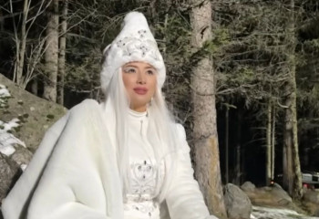 «Жарасса мейлі ғой». Мадина Сәдуақасованың жаңа образы желіні шулатты