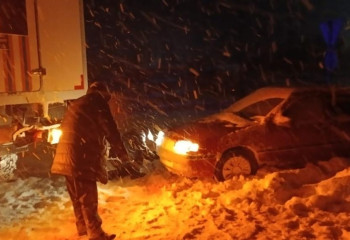 16 человек вытащили из снежного плена жамбылские спасатели