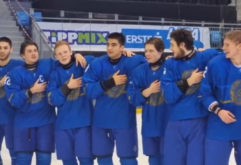 «Сами пойте»: хоккеистам молодежной сборной Казахстана после победы над Данией не включили гимн, они спели его без музыки