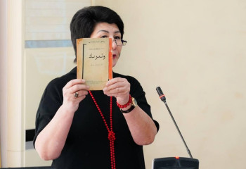 В личной библиотеке алматинца обнаружен уникальный сборник стихотворений Ильяса Жансугурова 1927 года