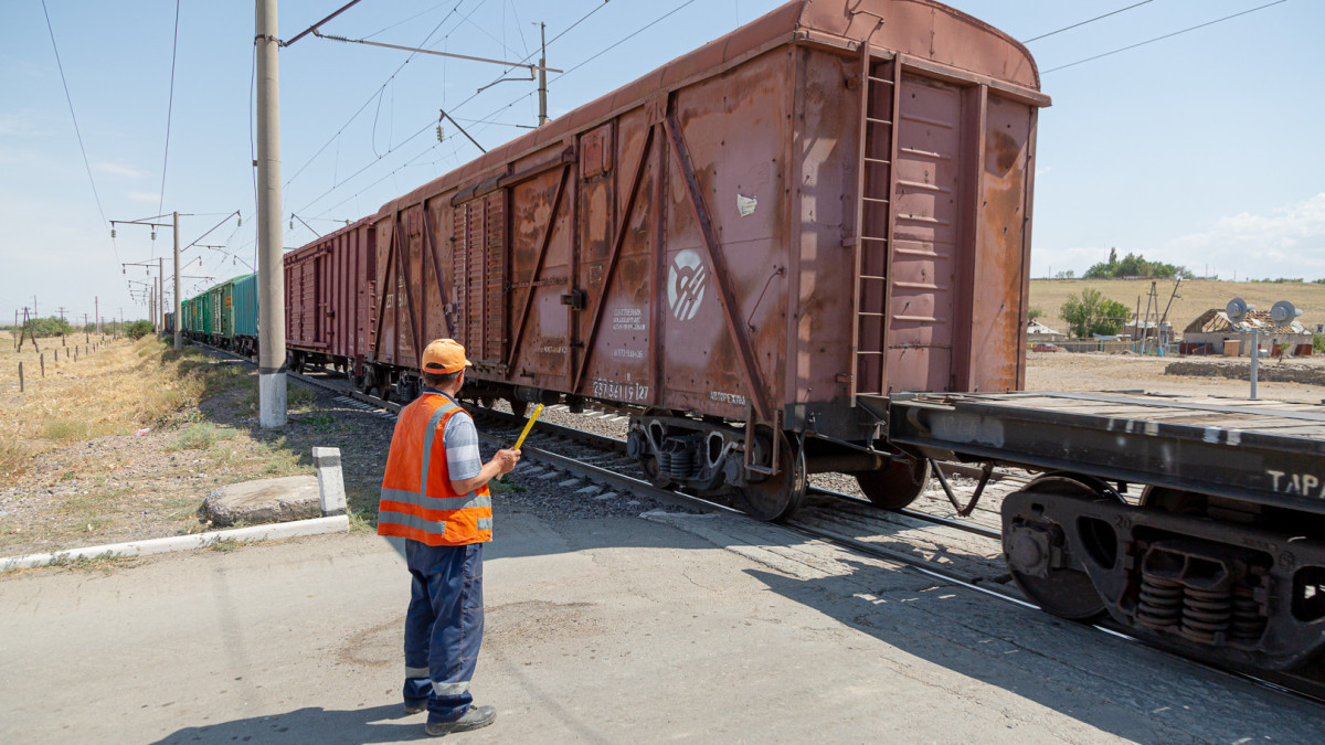 Китай приостановил приём грузов из Казахстана на железной дороге