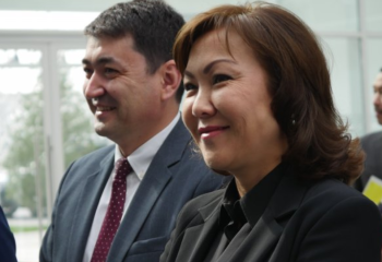 Динара Құлыбаева көпшілік алдында Тимур Құлыбаевқа алғыс айтты