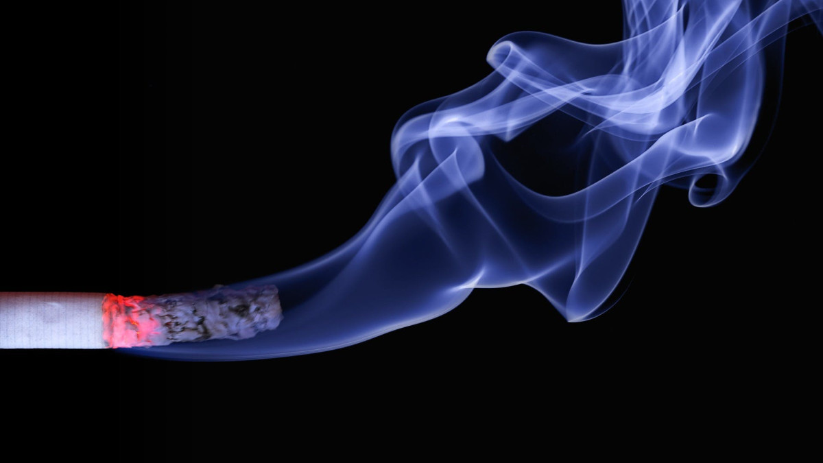 Больше половины казахстанцев выступили за повышение налога на табачные изделия