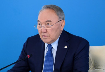 Нұрсұлтан Назарбаев шетелдік қонақтар алдында Астананың аязына қатысты әзіл айтты