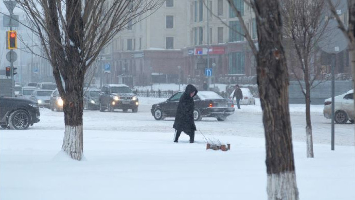 В 9 областях, в Алматы и Шымкенте объявили штормовое предупреждение