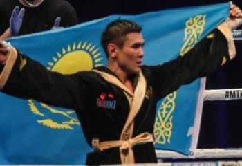 Казахстанский боксер победил бывшего чемпиона с 18 победами в Англии