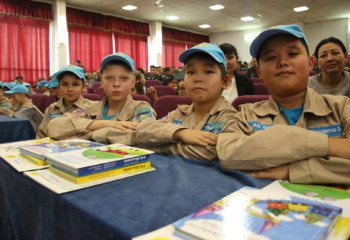 Известная детская писательница встретилась с жассарбазовцами и детьми военнослужащих