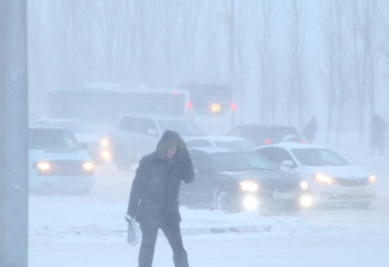 Из-за бурана перекрыты дороги в двух областях