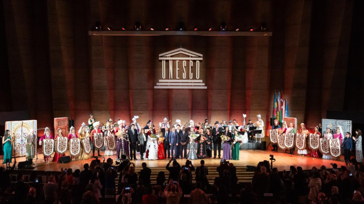 Казахские артисты выступили на концерте в ЮНЕСКО в честь 30-летия ТЮРКСОЙ