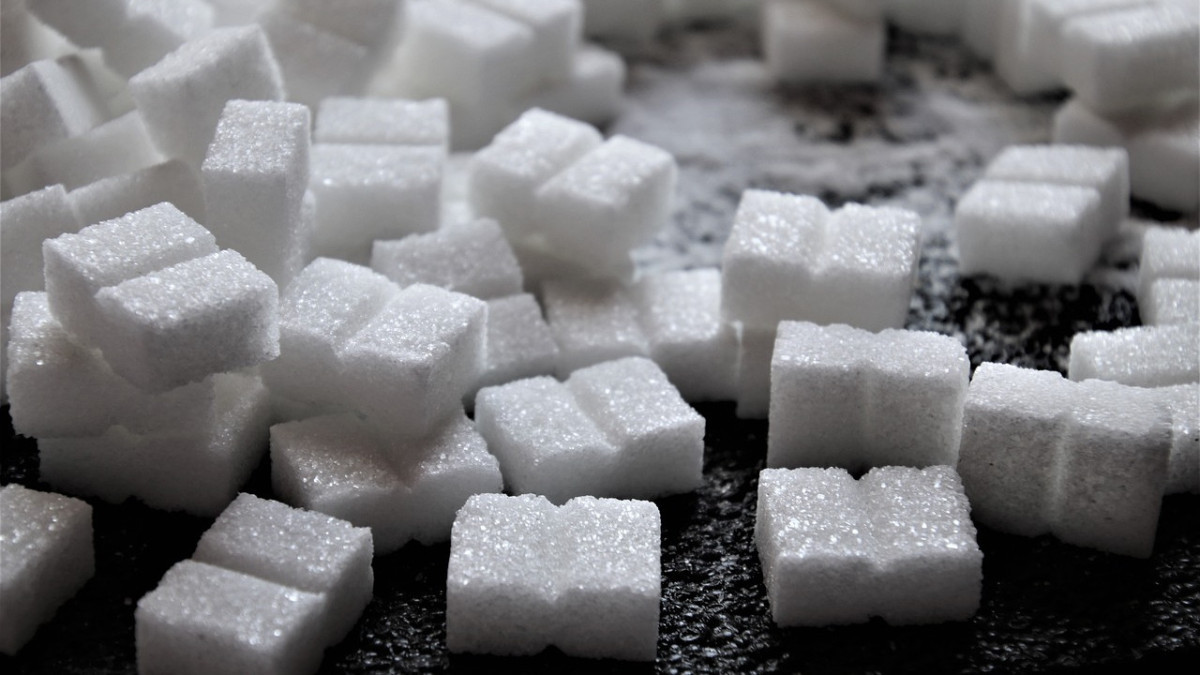 На 100 млн тенге продала несуществующего сахара мошенница в ВКО