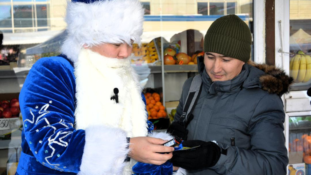 Дед Мороз провел соцопрос среди талдыкорганцев