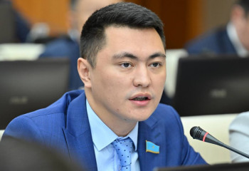 Мұғалімдерге Құдайберген Бекіштің концертіне билетті мәжбүрлеп алғызған