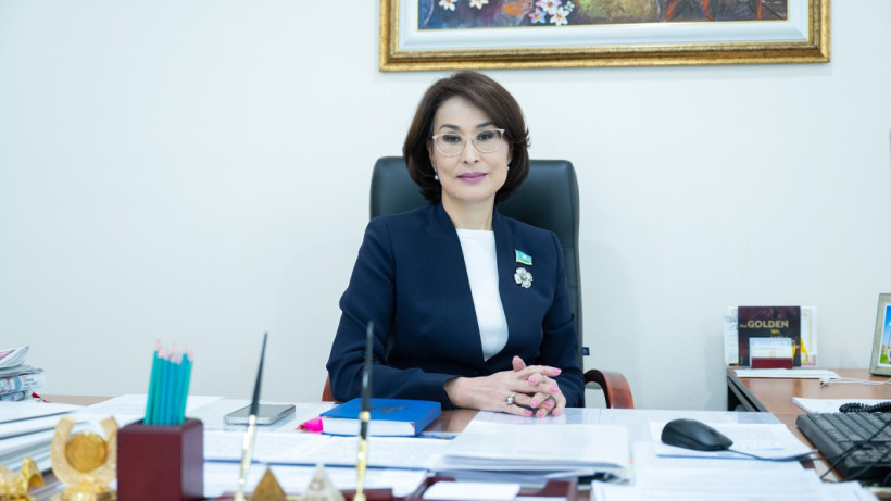  Facebook / Ақмарал Әлназарова 