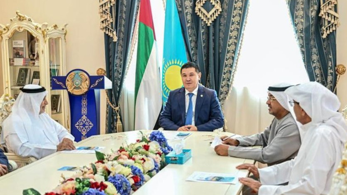 Посол Казахстана в ОАЭ Мадияр Менилбеков организовал пресс-конференцию для СМИ