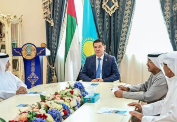 Посол Казахстана в ОАЭ Мадияр Менилбеков организовал пресс-конференцию для СМИ