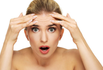 Әжімнен қалай сақтану керек: ең пайдалы 10 өнім