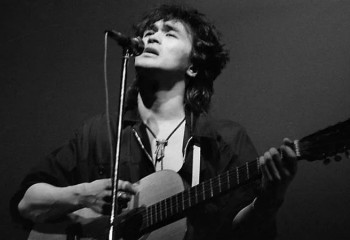 Нейросеть создала песню «Пыяла» из сериала «Слово пацана» в исполнении Виктора Цоя