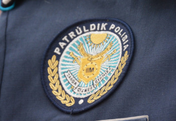 60 иностранцев, находившихся в сломавшемся автобусе, эвакуировали в Карагандинской области