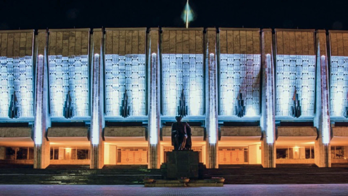  auezov-theatre.kz 
