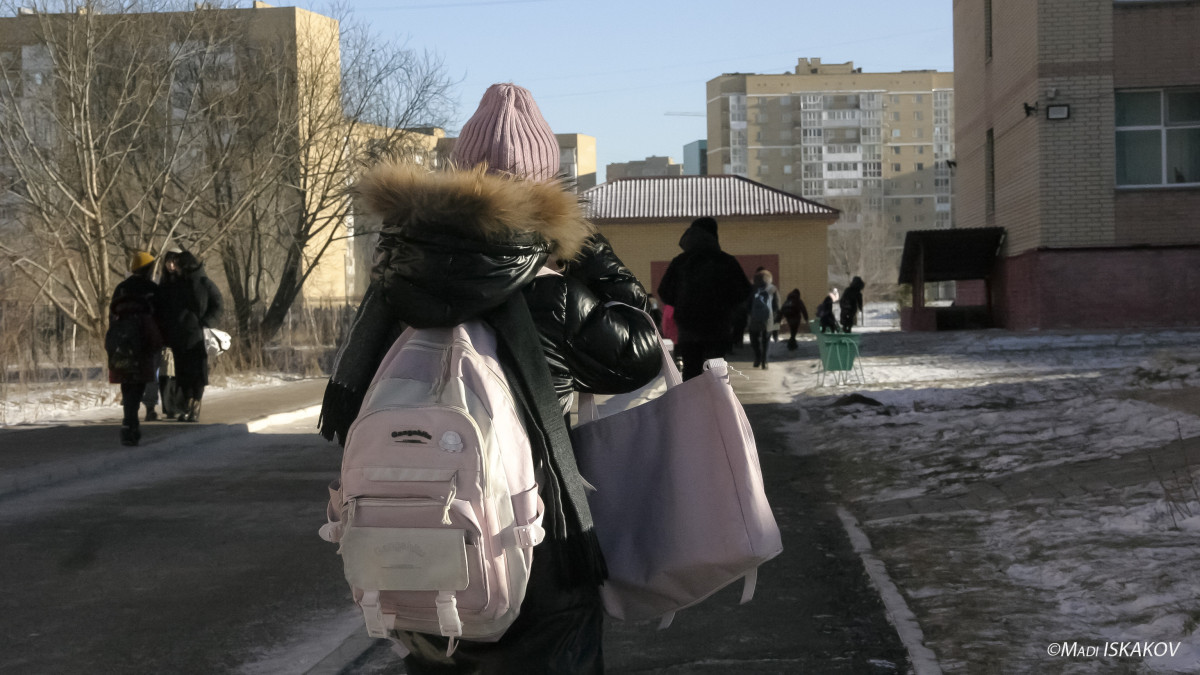Астанада екінші ауысымның оқушылары онлайн оқиды