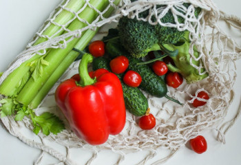 В пяти регионах страны снижены цены на товары из социальной корзины