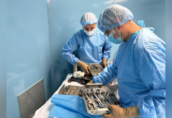 Иностранные эксперты медицины провели мастер-классы по лечению сложных случаев