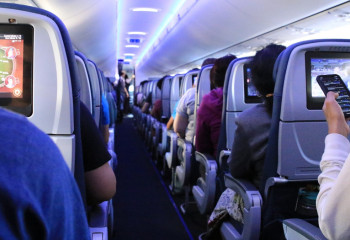 Аir Astana обязана выплачивать компенсацию при замене рейса на FlyArystan - КГА