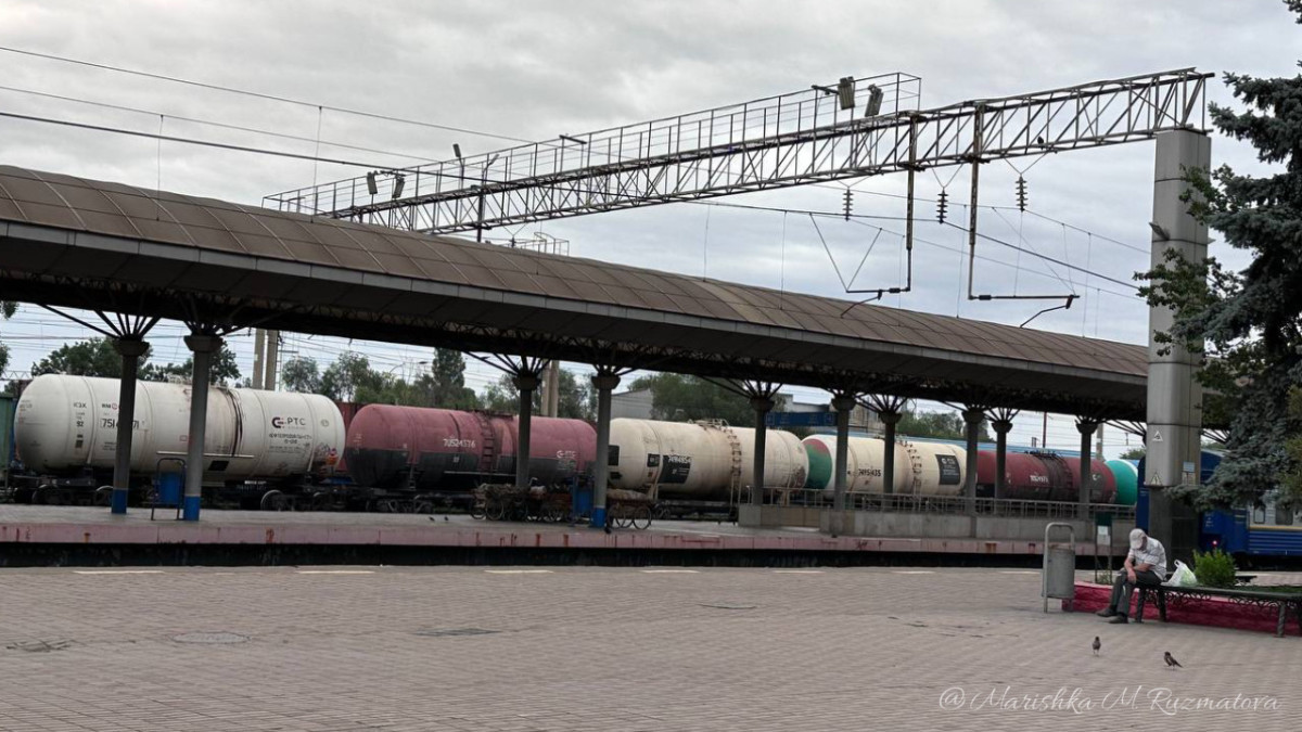 Пассажироперевозки и грузоперевозки по железной дороге выросли в Казахстане