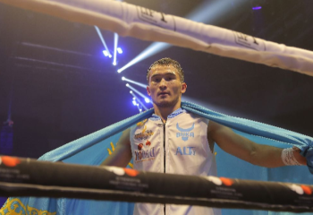 Қазақстандық боксшы Әзербайжан өкілін өз елінде нокаутқа түсірді