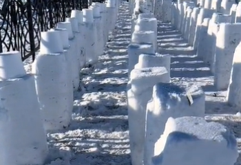 Сельчане Костанайской области пытаются побить мировой рекорд по лепке квадратных снеговиков