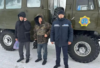 Қостанайда қар құрсауынан құтқарылған адамдар жылыту пунктіне жеткізілді