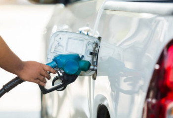 Қарағанды облысының халқы 4-5 жылдан бері жанар-жағармайдан қол үзіп қалған – депутат