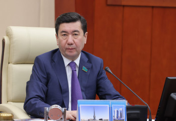 Ерлан Қошанов Мәжіліс жұмысын қорытындылады